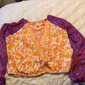 Large free people colorful top